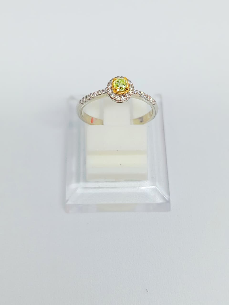 WG 11k 1,53gr, R1 0,131 ct, R27 0,150ct